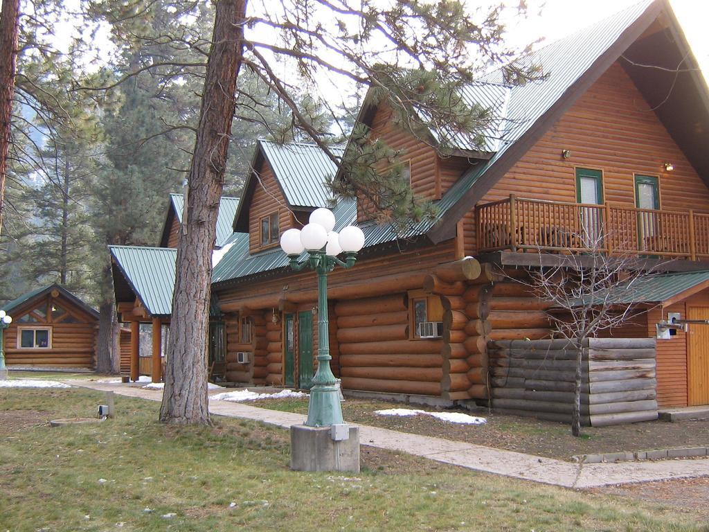 Rainbow Lake Castle Resort Princeton Dış mekan fotoğraf